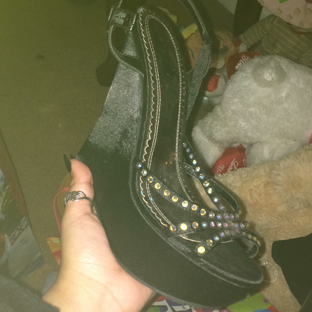 6.5M black wedges with rainbow rimes tones